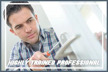 Lock Locksmith Tech Louisville, KY 502-430-2338