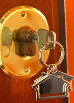 Lock Locksmith Tech Louisville, KY 502-430-2338 - residential-locksmith-store